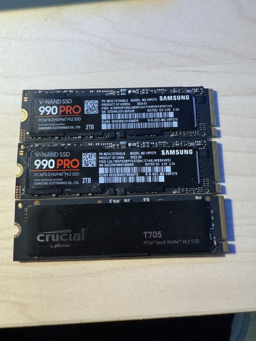 SSD NVMeM2 Samsung 990pro 2TB Crucial T705 1 TB
