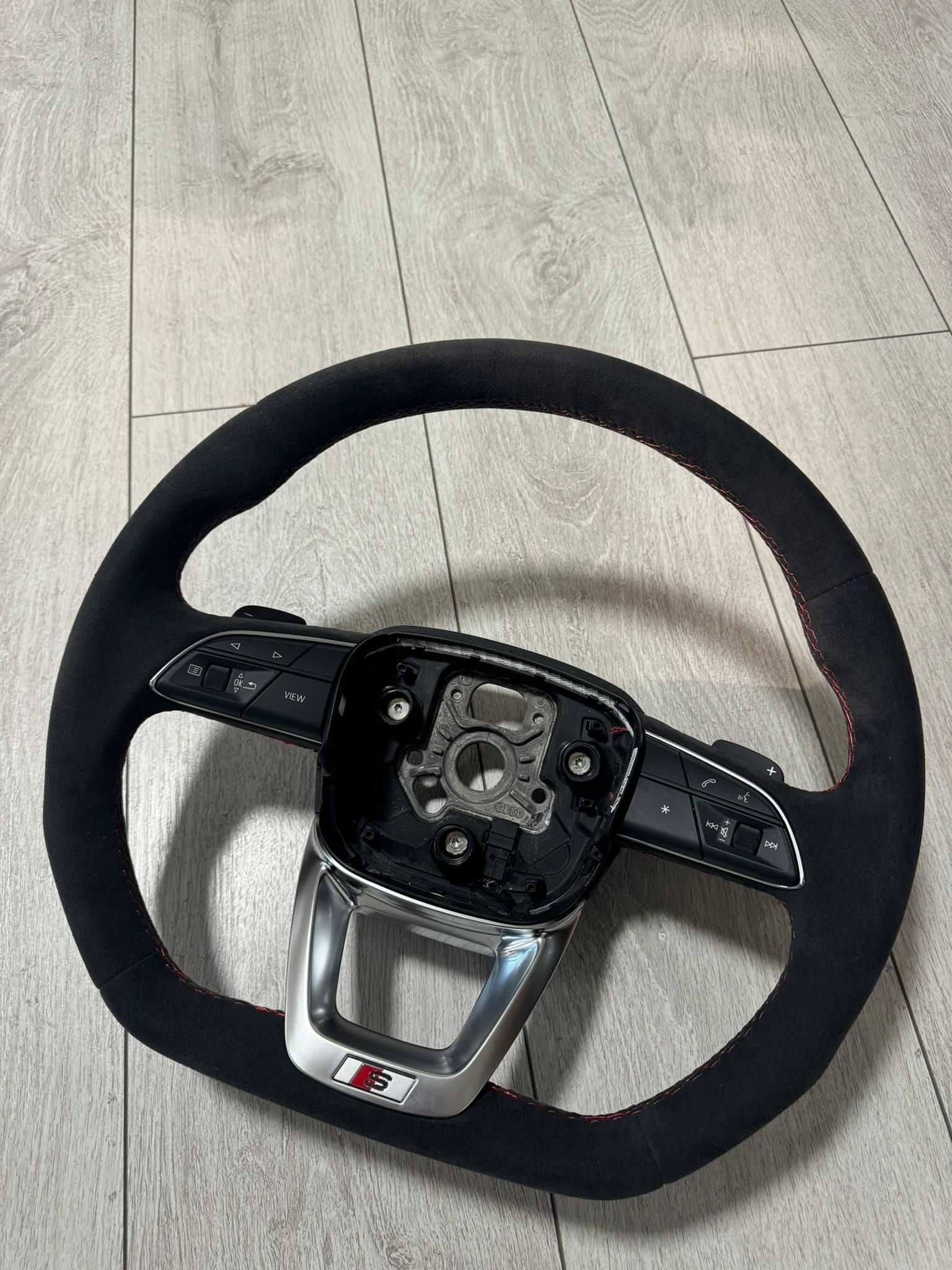 Volan Audi RS / Alcantara / Tesit Audi A4/A5/A5/Q3/Q5/Q7/Q8 S Line NOU