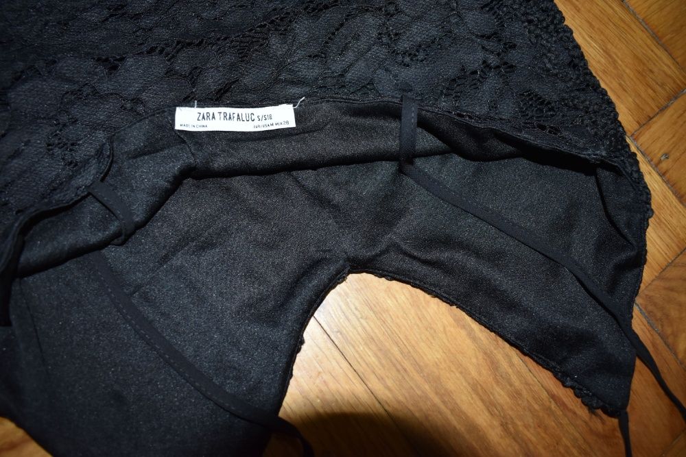 Maieu scurt din dantela Zara