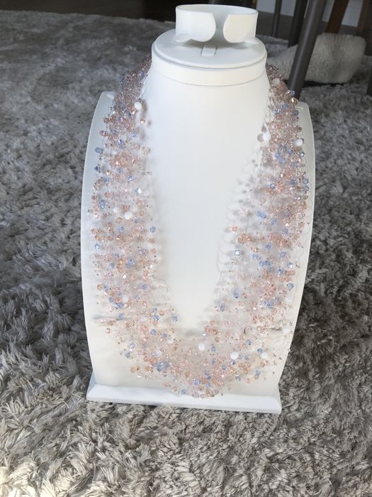 Колье из бисера и ювелирного стекла