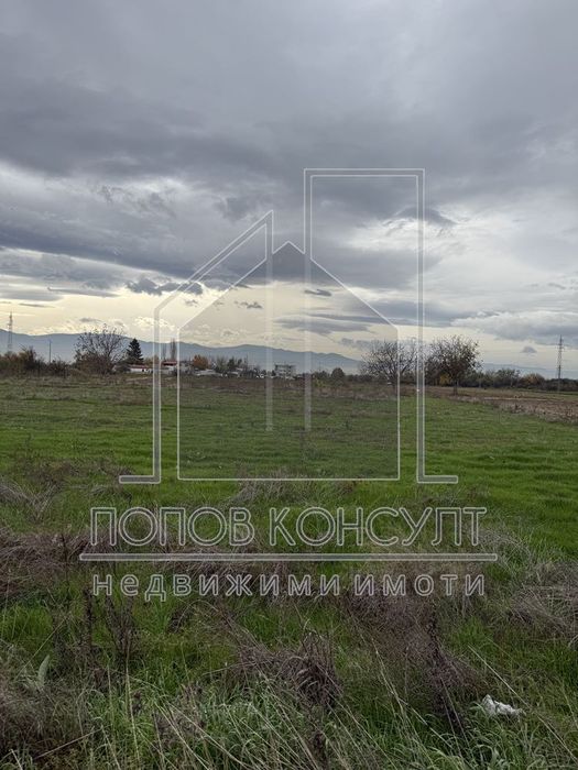 Парцел в Пловдив, област-с.Царацово площ 2355 цена 0