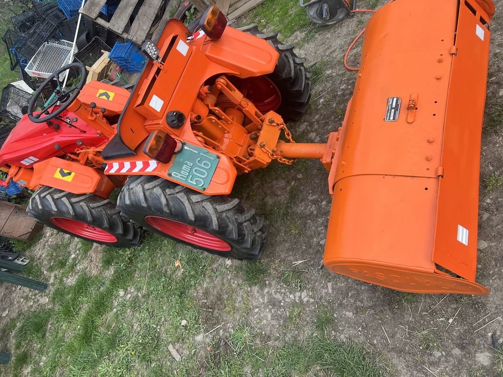 Tractoras articulat 4x4 Pasquali cu freza