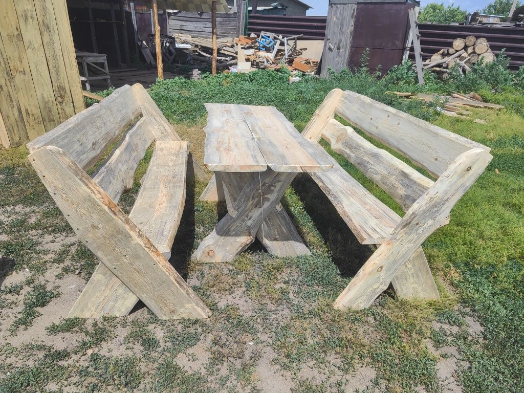 Стол и лавками деревянный
