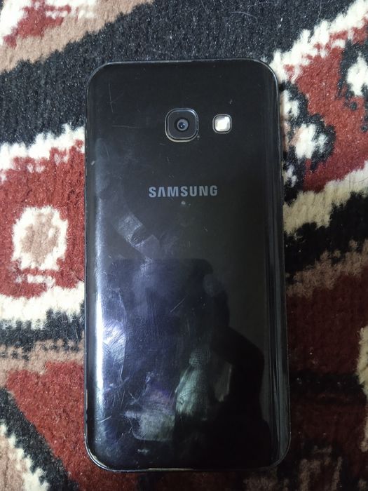 Samsung A3 16G yaxshi holatdagi

Holat