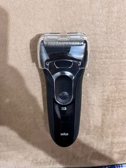 ЧИСТО НОВА Самобръсначка Braun Series 3