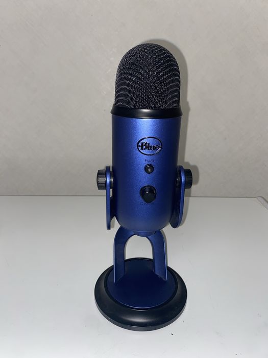 Продам микрофон Blue Yeti синий