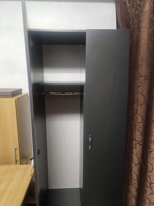 Dulap ca nou – montat recent, stare impecabilă!
