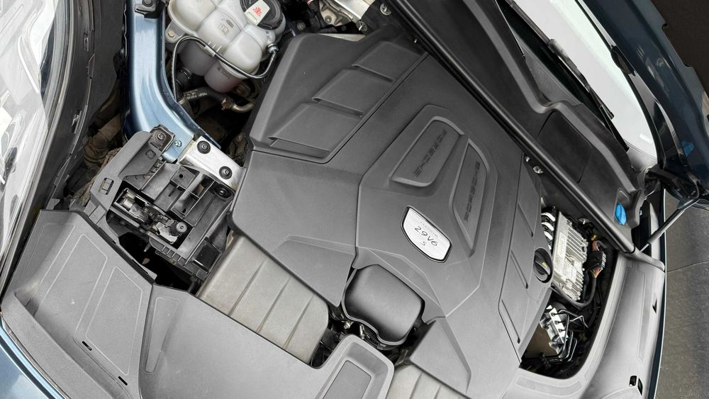 Porsche Cayenne S, 441 CP