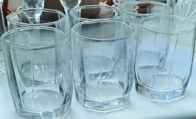 Продам богемские стаканы 6 штук за 3000 тенге для сока-воды и коньяка