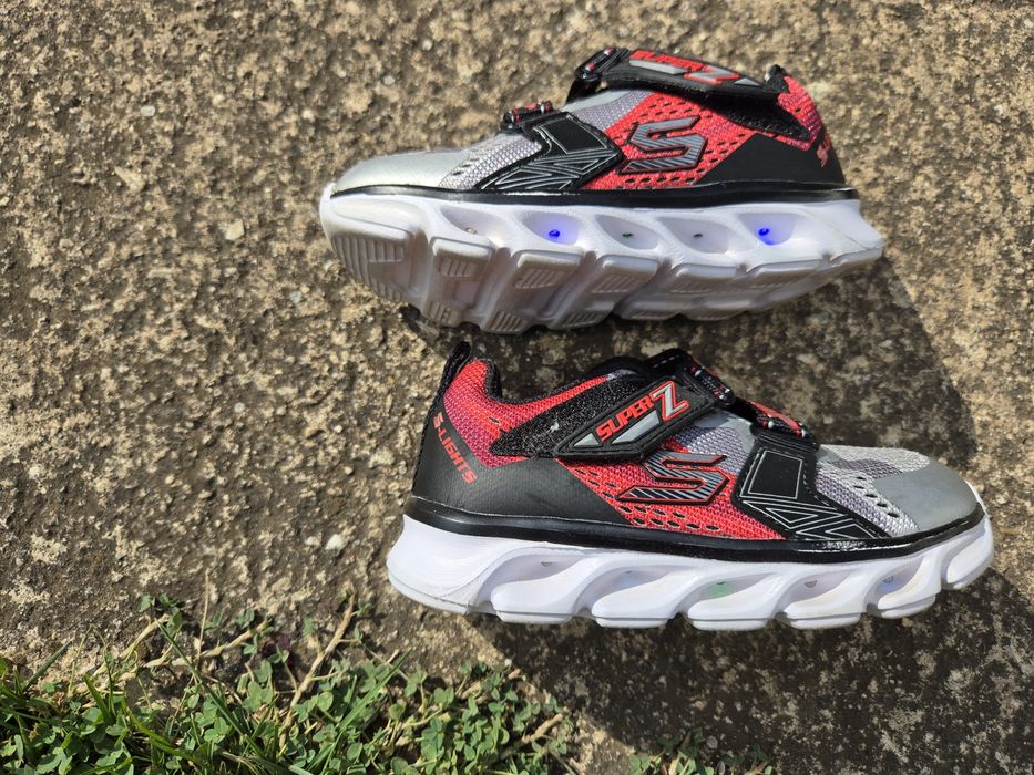 Светещи маратонки Skechers