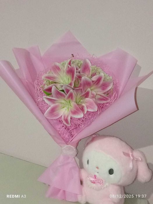 Розов букет от лилиум