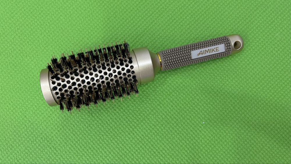 Зажимы для волос и расческа брашинг