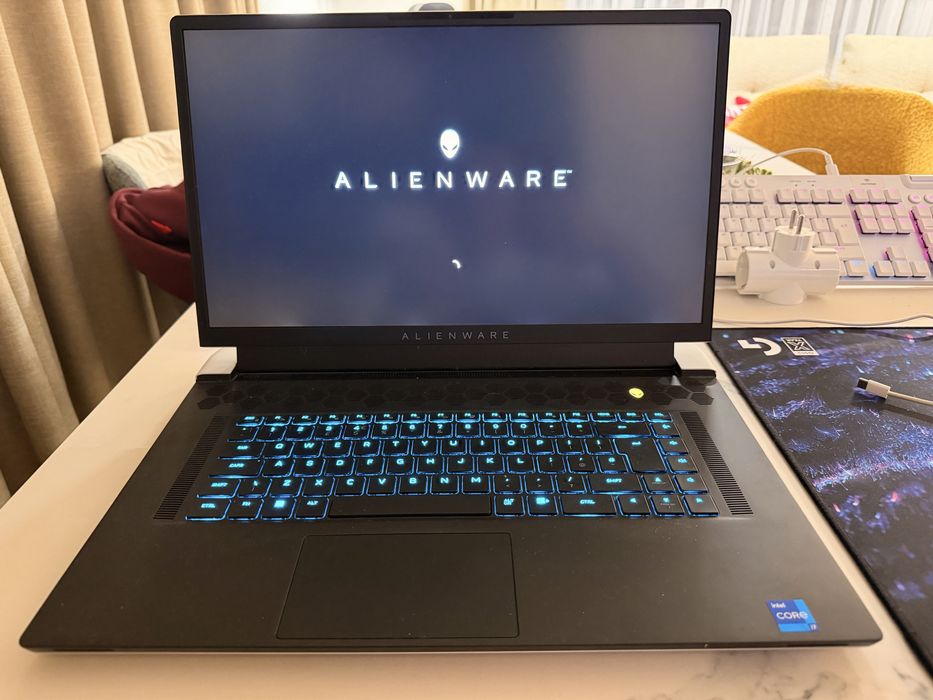 Laptop Alienware m17 r2