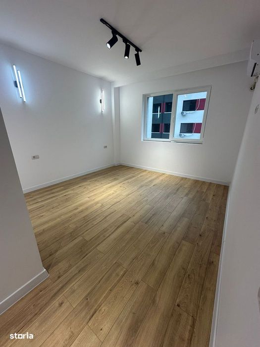 Propietar Vand Garsoniera Orhideelor Residence!