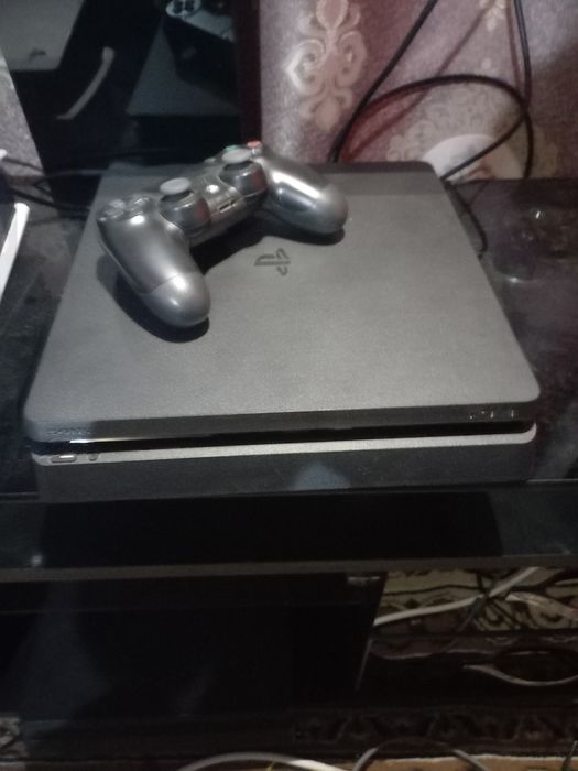 PS4 slim tiniq ideal holati proshivka bo"gan plombasi bor 1ta djoystik