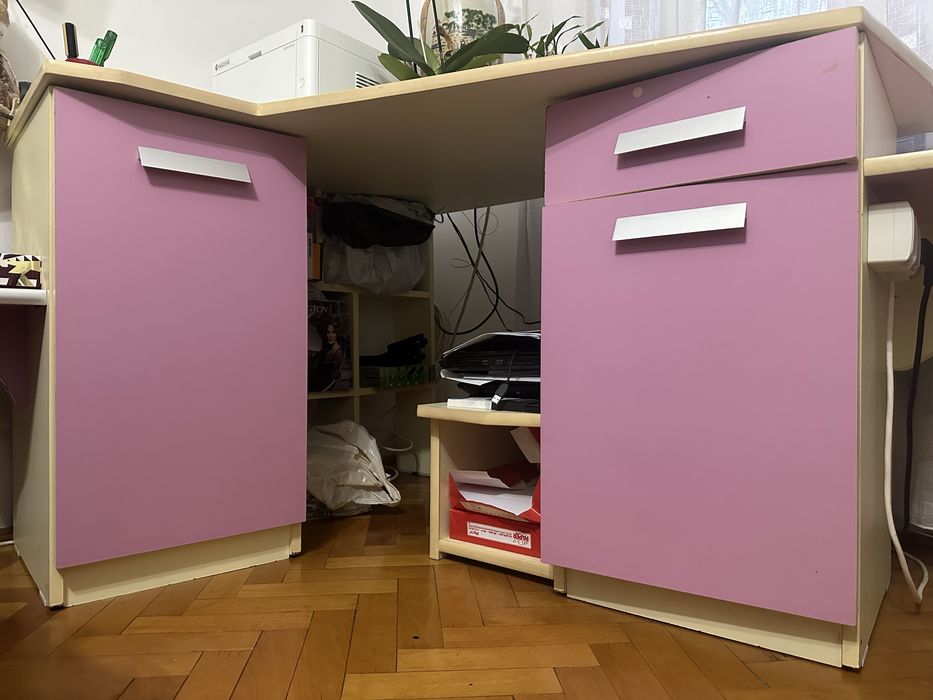 Birou elegant in colț si masa extensibila