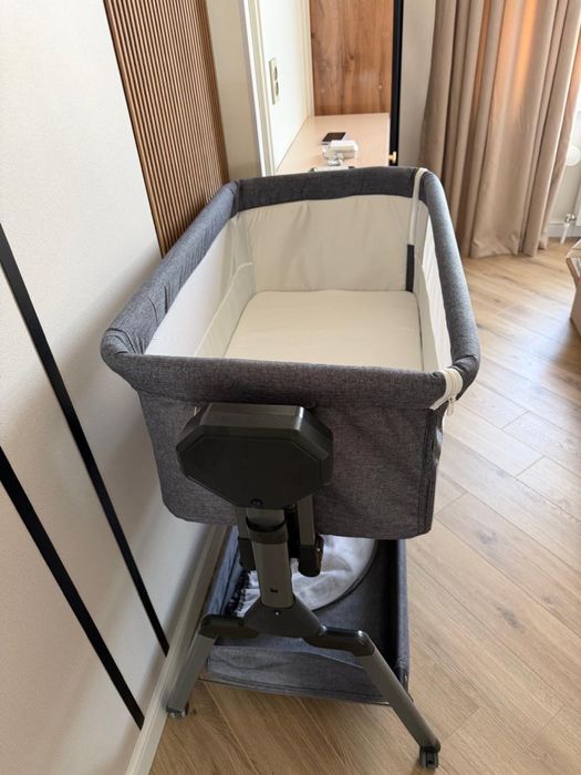 Продается кровать манеж