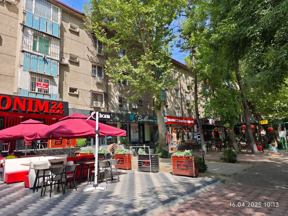 Продается 3ком квартира в Ящнобадском р- не на  ул. Садика Азимова .