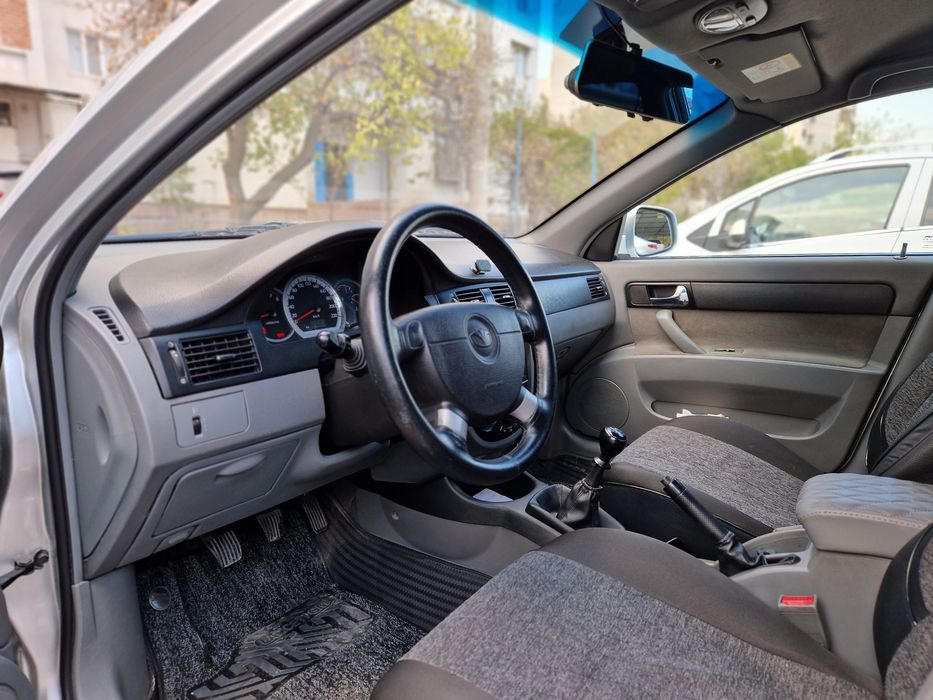 Продам свой Gentra