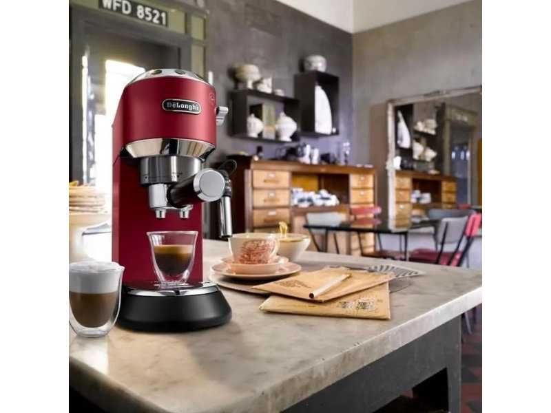Кафе Машина за Професионално Еспресо у Дома DeLonghi Dedica EC685R