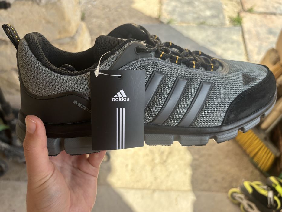 Кросовки Adidas новые