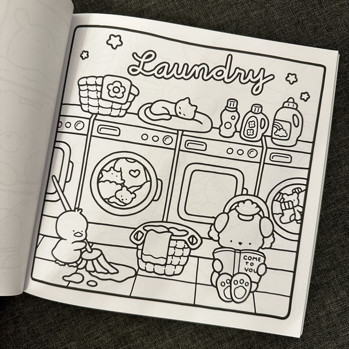 Carte de colorat Cozy Friends de la Coco Wyo