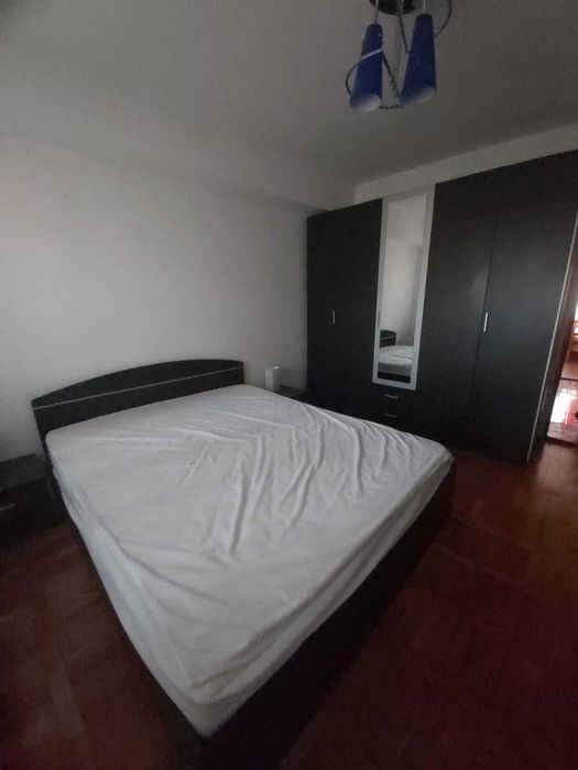 Ofer spre închiriere apartament 3 camere ultracentral