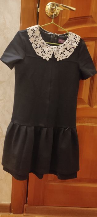 Продам школьное платье