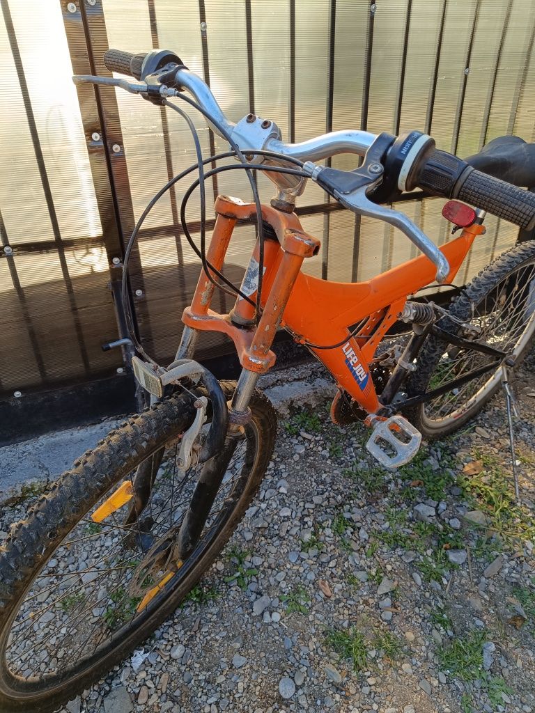Vând bicicleta bmx