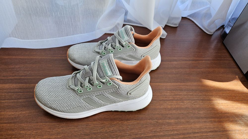 Дамски маратонки Adidas 38 2/3