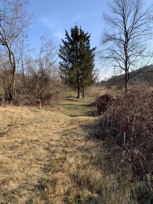 Vând teren retras, deosebit