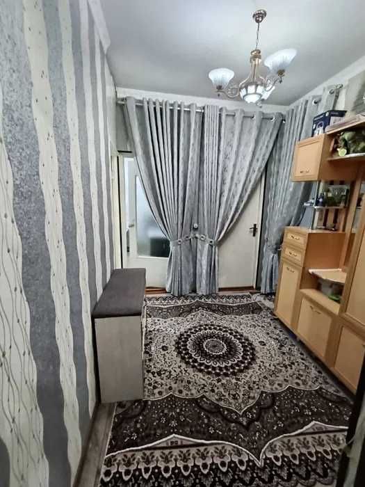 Срочно 4 хонали квартира 2 каватда сотилади 6 микрн