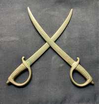 Два стари бронзови ножа за писма