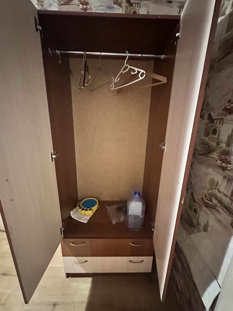 Продам шкаф в прихожую