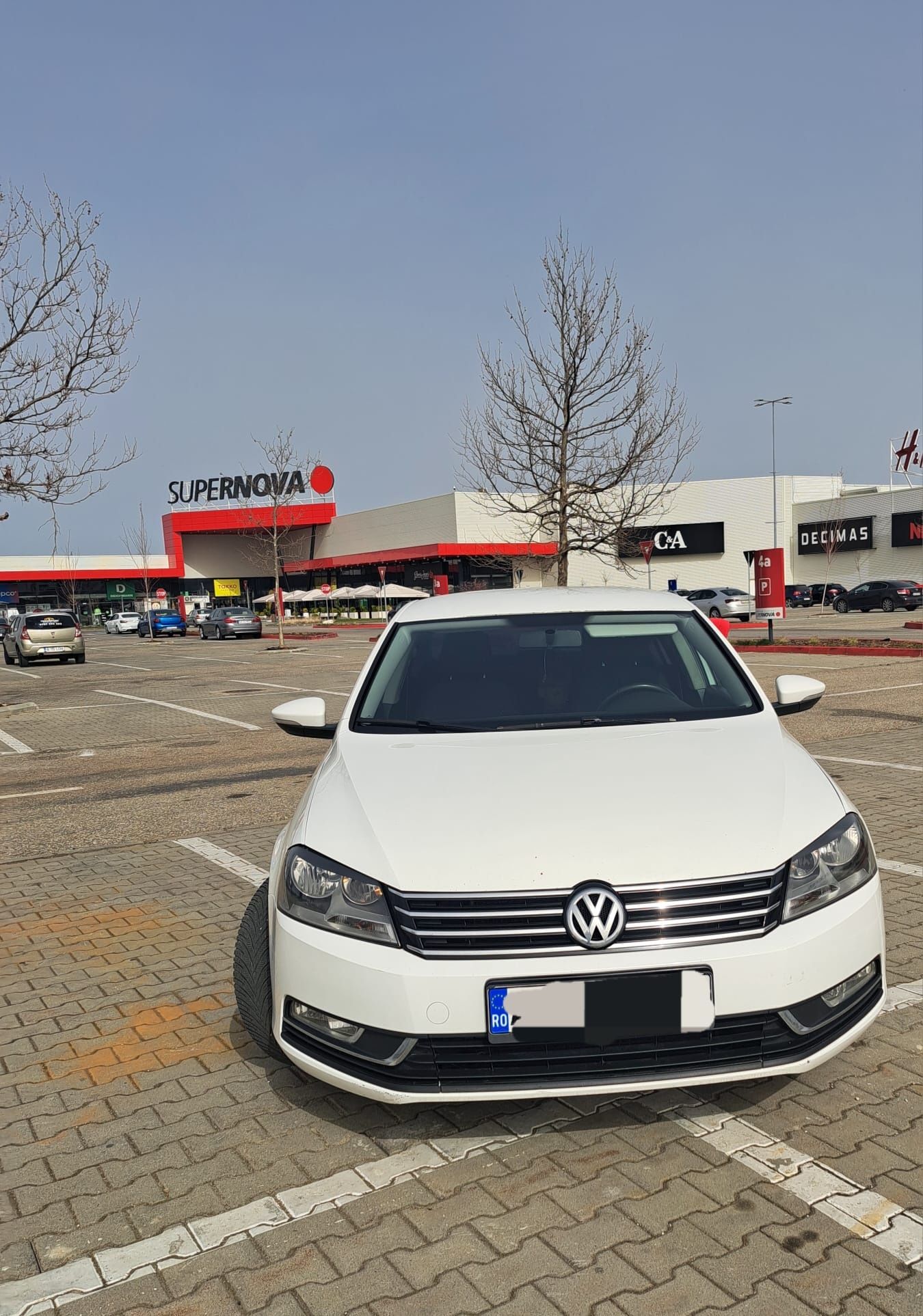 Vând Volkswagen Passat B7