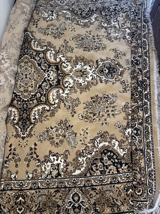 Продается ковер ширина 2.85 метра длинна 4 метра