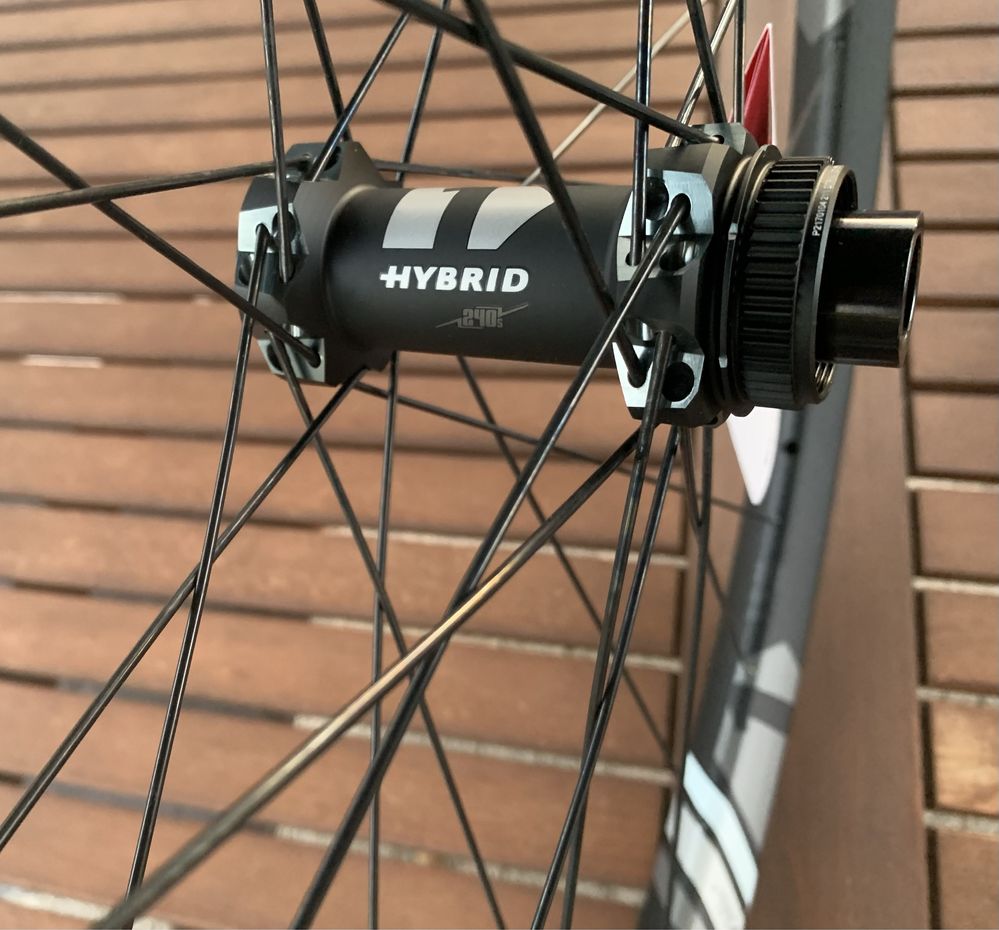 DT Swiss  HX 1501 Spline 30 предна капла за велосипед