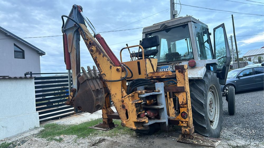 Brat excavator tractor