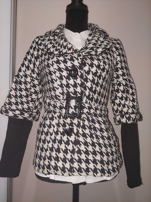 Palton alb negru stil carouri maneci clopot super elegant