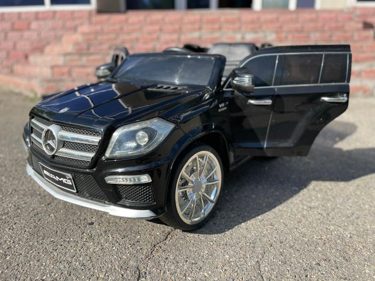 Электромобиль Mercedes AMG GL 63