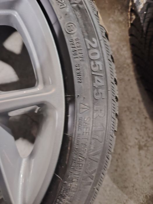 Jante originale Ford Fiesta 4x108 r17 anvelope iarna Senzori presiune