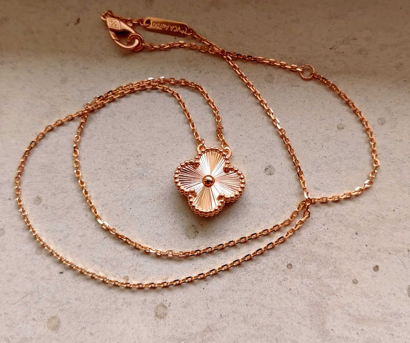 Дамско колие със златна детелина - Van Cleef & Arpels - Sweet Alhambra