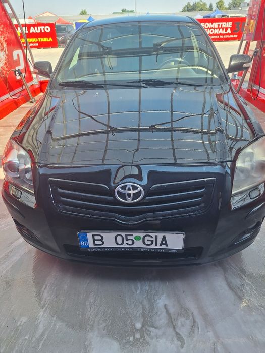 Vând Toyota Avensis