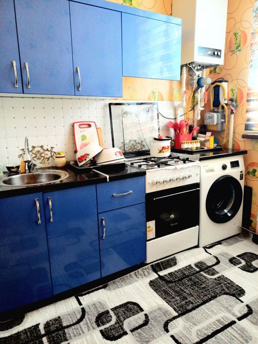 Продаётся 3 комнатная квартира на 5 этаже .