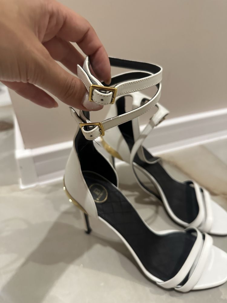 Бели Сандали Balmain