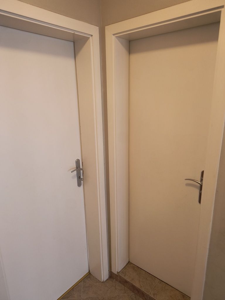 Продава 3 броя врати..