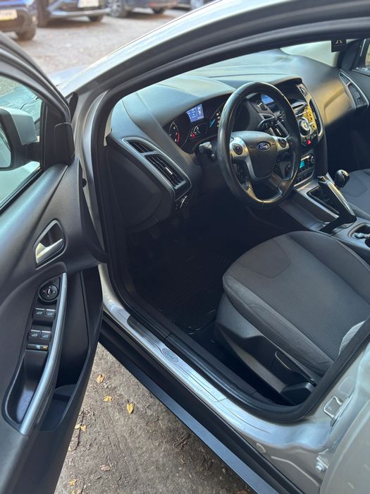 Ford Focus -1.6 benzina-Euro 5