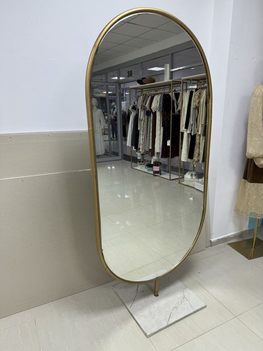 Зеркало с рамкой