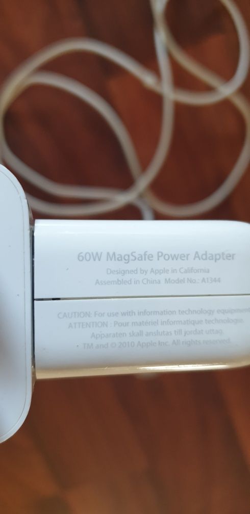 Apple adaptor 60 W