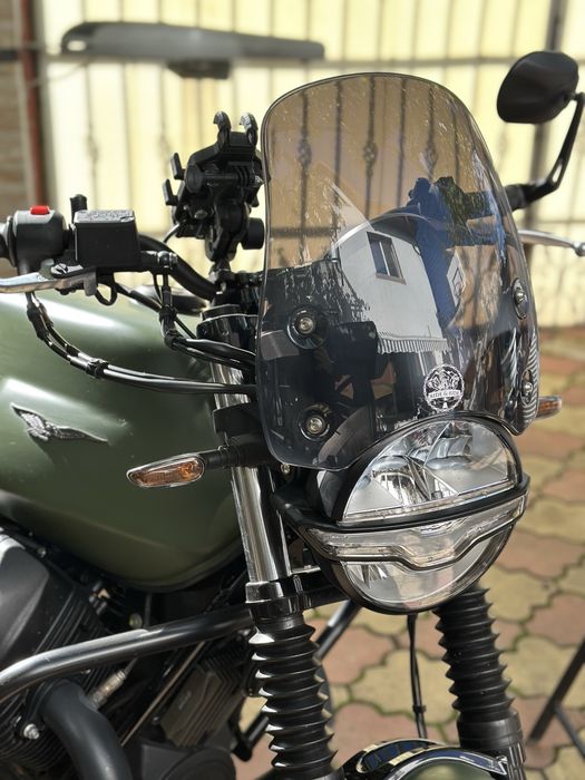 Moto Guzzi V7 Stone